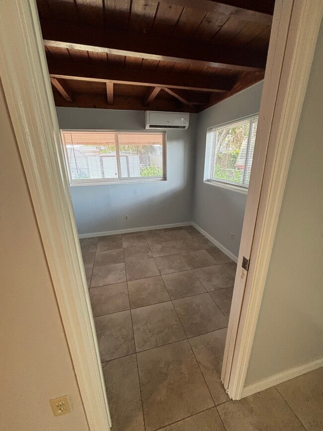 Bedroom - 5810 Hope St House