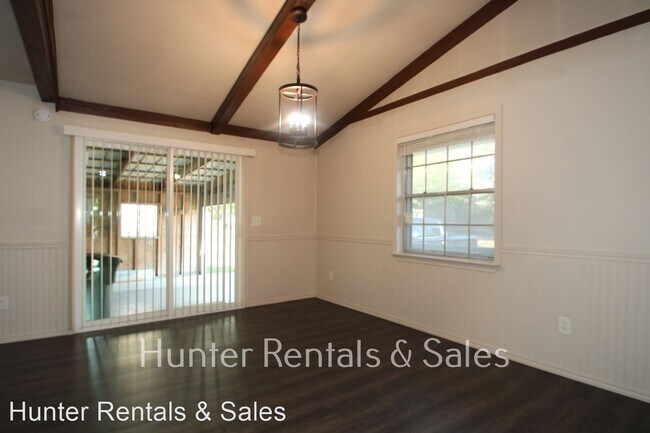 Building Photo - 3 br, 2 bath House - 1202 Karen Dr