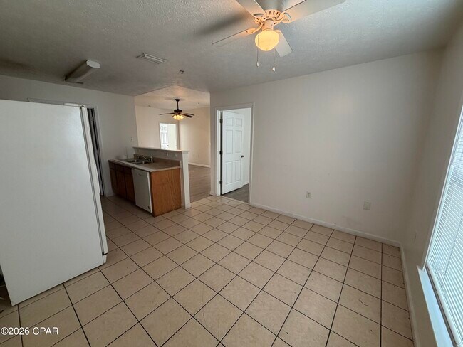 Foto del edificio - 9117 Laird St