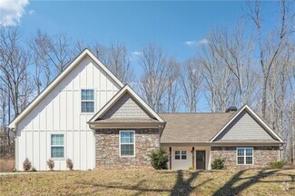 Building Photo - 40 Oak Forest Dr