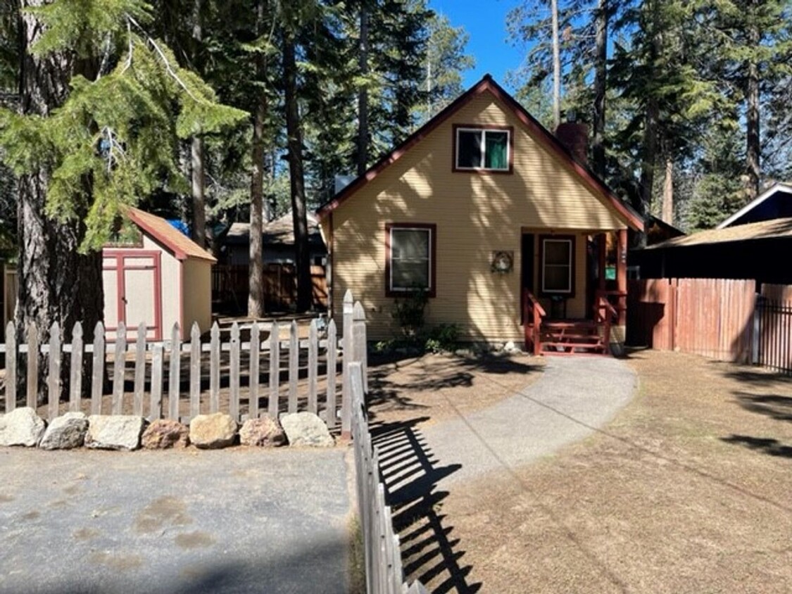 Foto principal - Sweet Tahoe Charm Cabin! Available Now!! f...