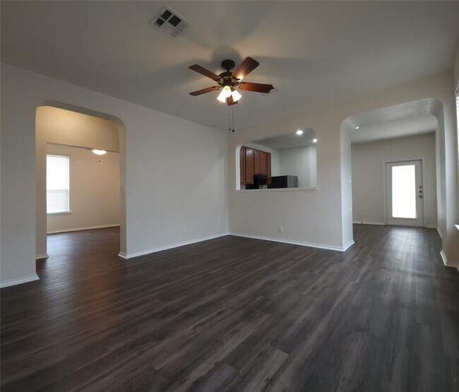 Building Photo - 205 Beech Dr