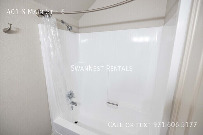 Foto del edificio - 401 S Main St