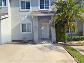 Building Photo - 4747 SW 14th St