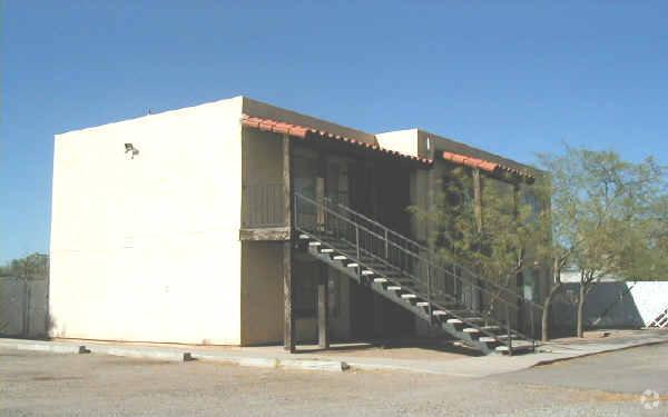 Building Photo - 3332 N Los Altos Ave
