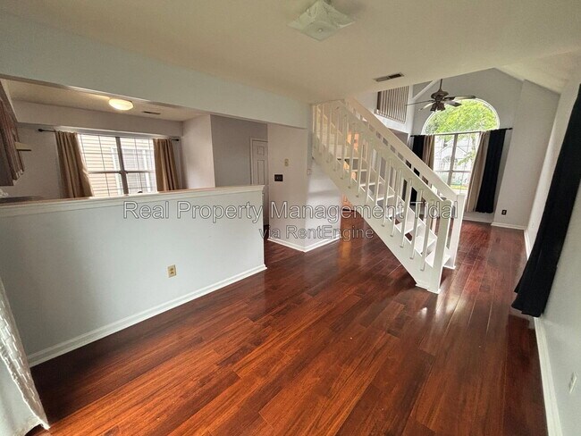 Foto del edificio - 461 Charter Oak Dr