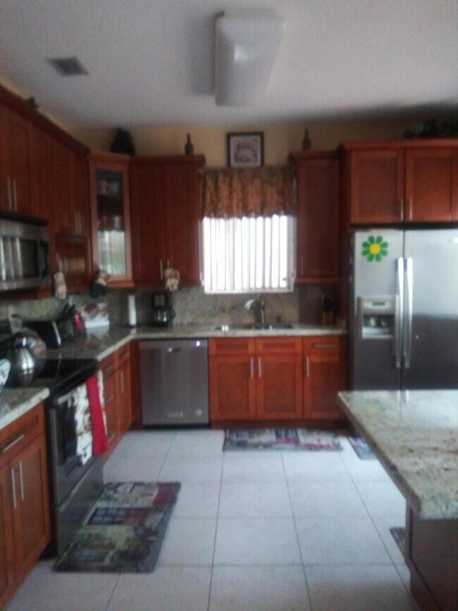 Building Photo - 4015 Banyan Trails Dr