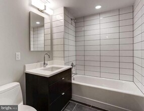 Building Photo - 1300 4th St SE