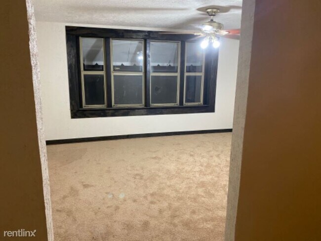 Building Photo - 3 br, 1 bath House - 510 N Spiece Ave