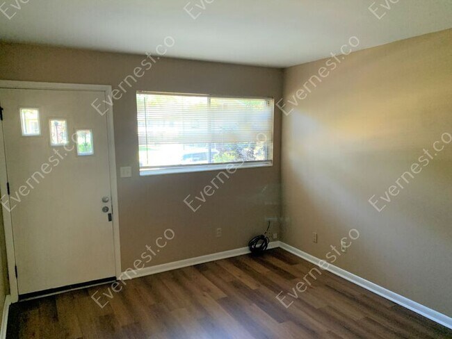 Building Photo - 913 52nd Way N