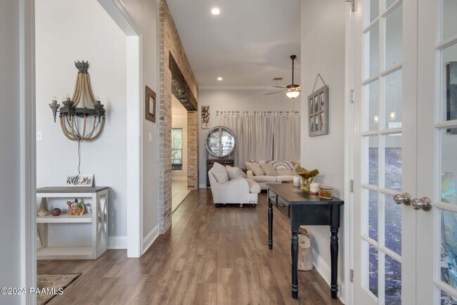 Building Photo - 205 Belle Maison Dr