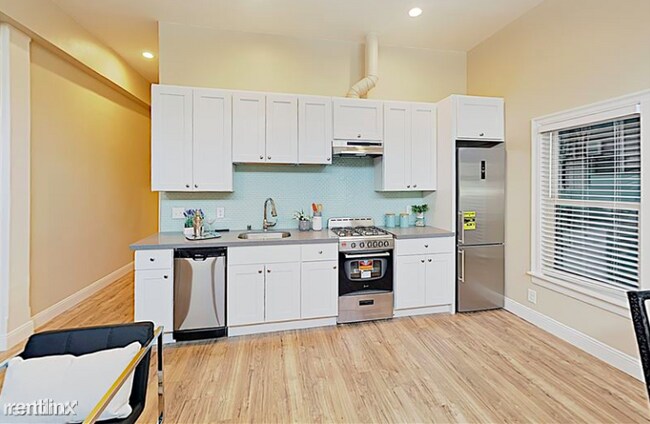 Building Photo - 3 br, 2 bath Apartment - 430 38th St 429