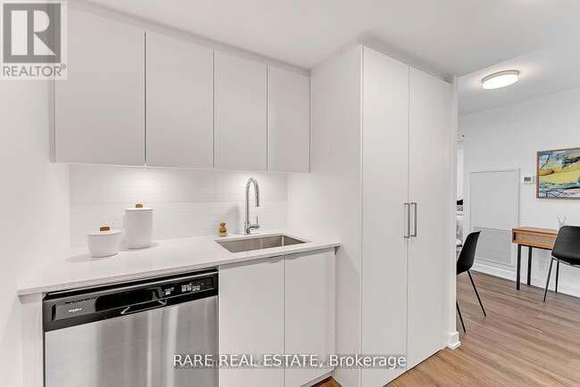 Building Photo - 30 Tretti Wy