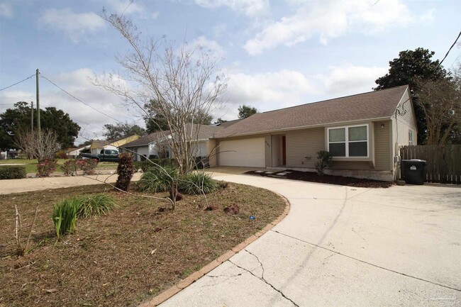 Building Photo - 4743 Tradewinds Dr