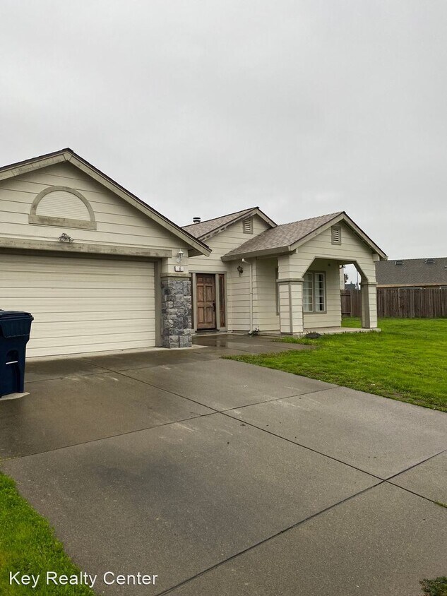 Foto principal - 3 br, 2 bath House - 6 Hallwood Court
