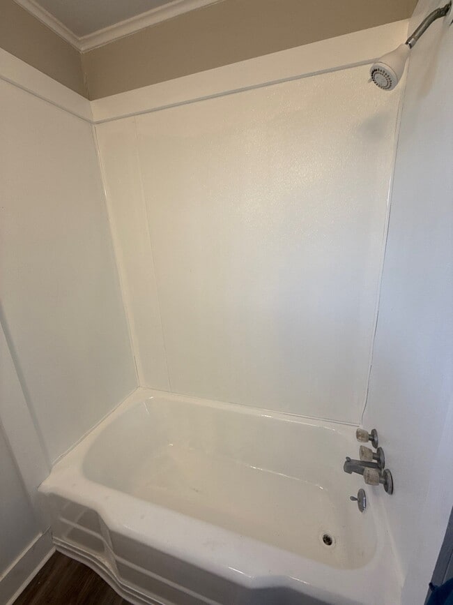 Building Photo - 1699 Eastland Ave