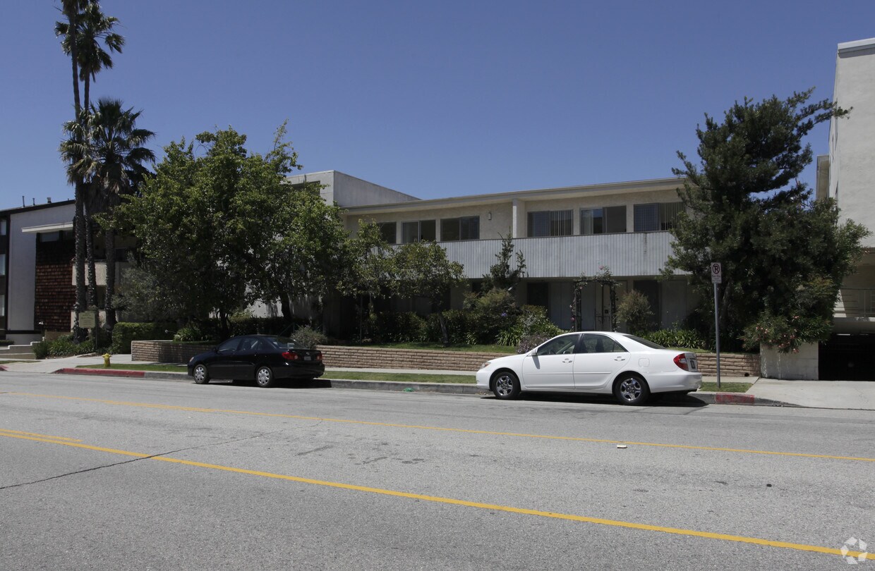 Foto principal - 11677 Montana Ave