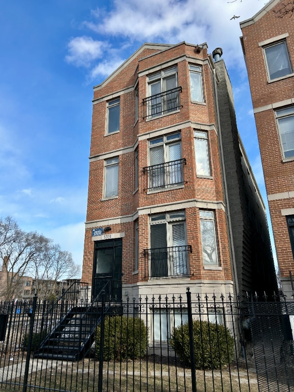 Photo - 5333 S Calumet Ave (Chicago, IL)