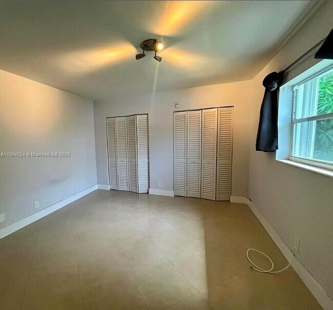 Foto del edificio - 1824 Monroe St