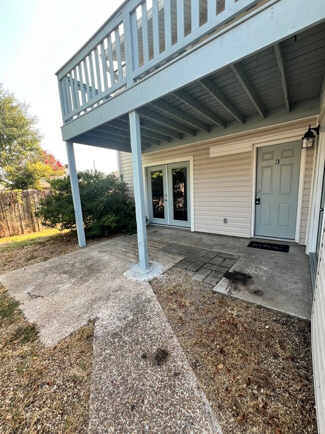Building Photo - 1814 Fox Run Dr