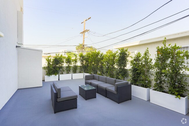 Área del patio - 3667 Mentone Ave
