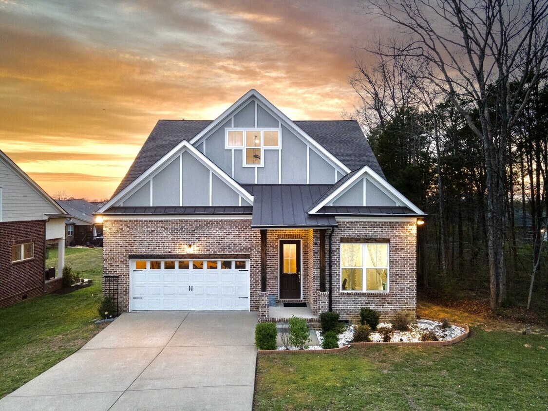 Primary Photo - **LIKE NEW EXECUTIVE HOME IN A CUL-DE-SAC ...