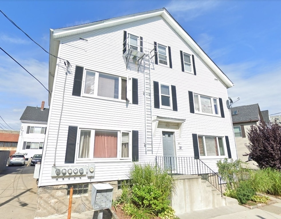 Primary Photo - 30 Brow St