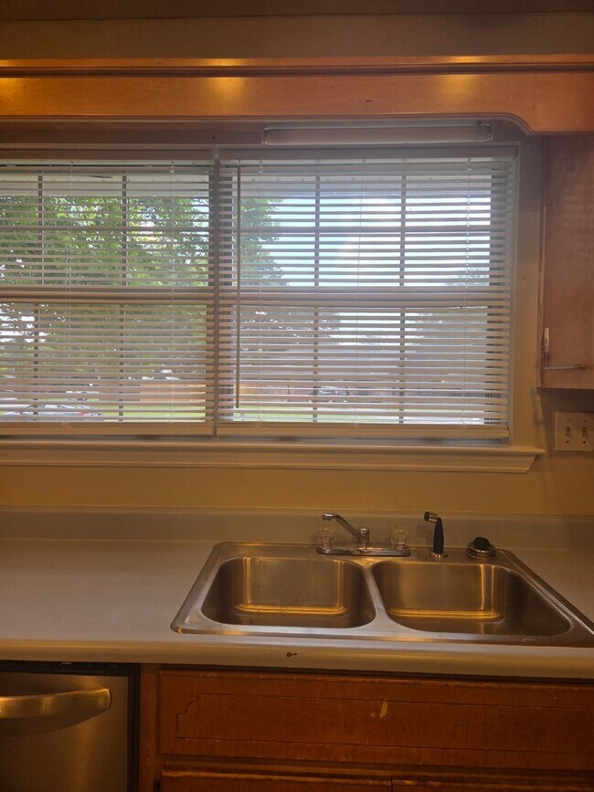Foto del edificio - 907 Canyon Ct