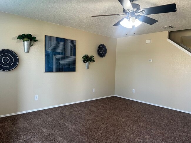 Foto del edificio - Move in ready in BURLESON 3/2/1 HOME