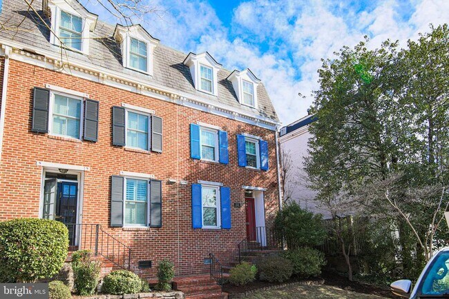 Foto del edificio - 332 S Alfred St