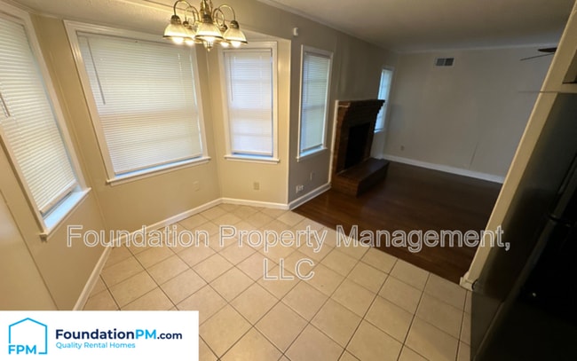Foto del edificio - 5142 Kittie Lee Ln