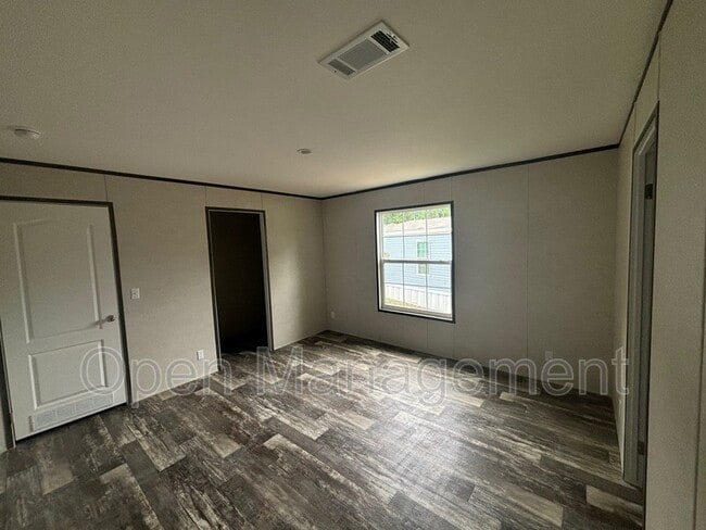 Building Photo - 356 Bayhead Dr