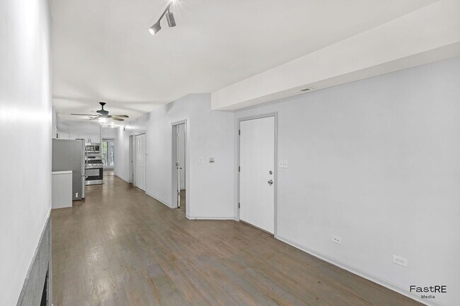 Building Photo - 1528 W Chestnut St