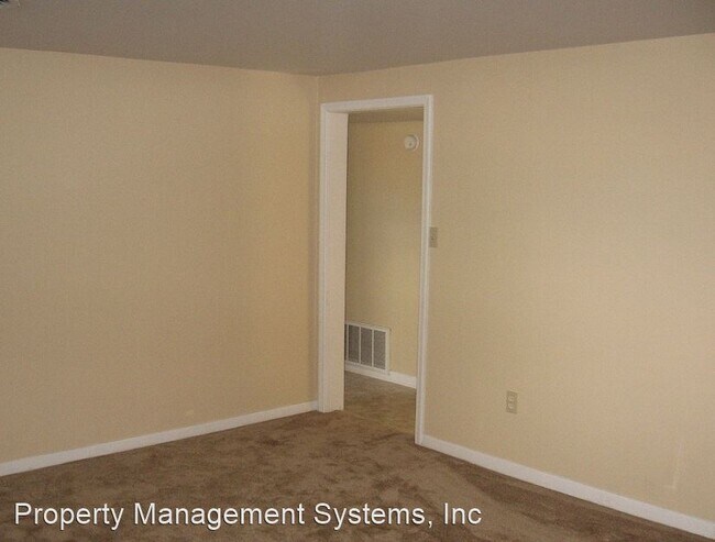 Building Photo - 2553-2555 700 E