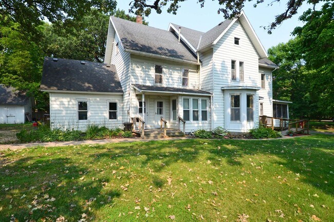 Building Photo - 603 3rd St. W.