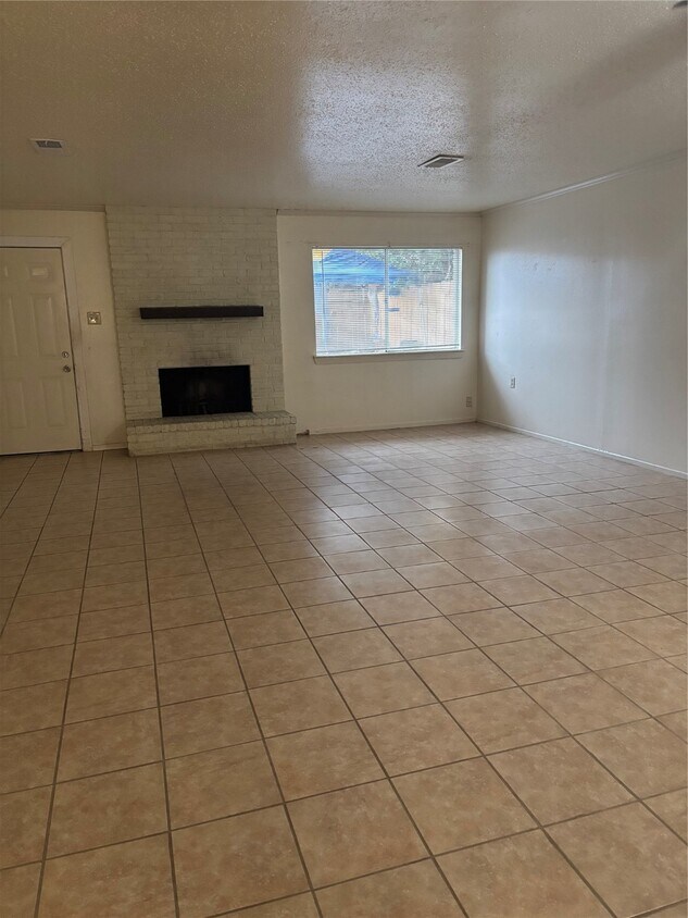 Foto del edificio - 6316 Rumford Ln