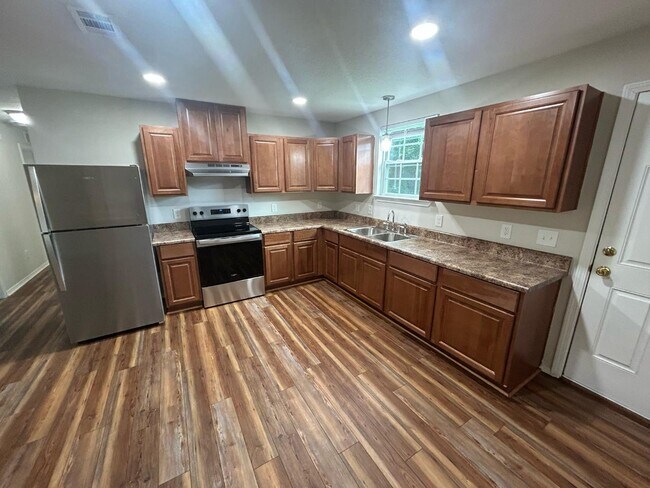 Foto del edificio - 214 Emerald Ave