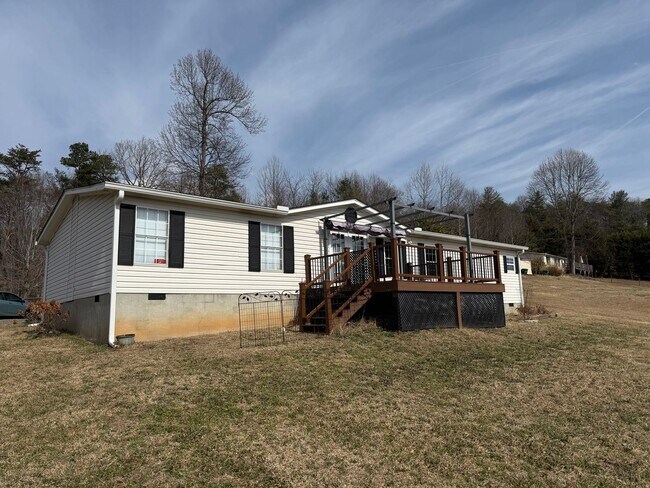 Foto del edificio - Furnished 3BD/2BA home in Black Mountain available now!
