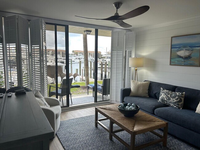 Building Photo - 2601 Marina Isle Way