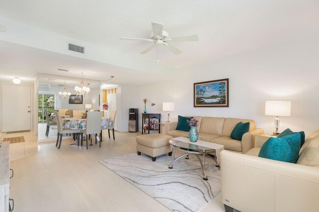 Building Photo - 18081 SE Country Club Dr