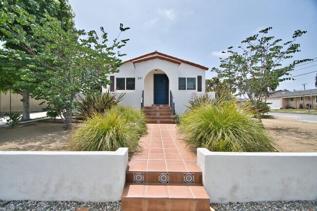 Foto del edificio - Fully Remodeled Spanish Style Home - Walk ...