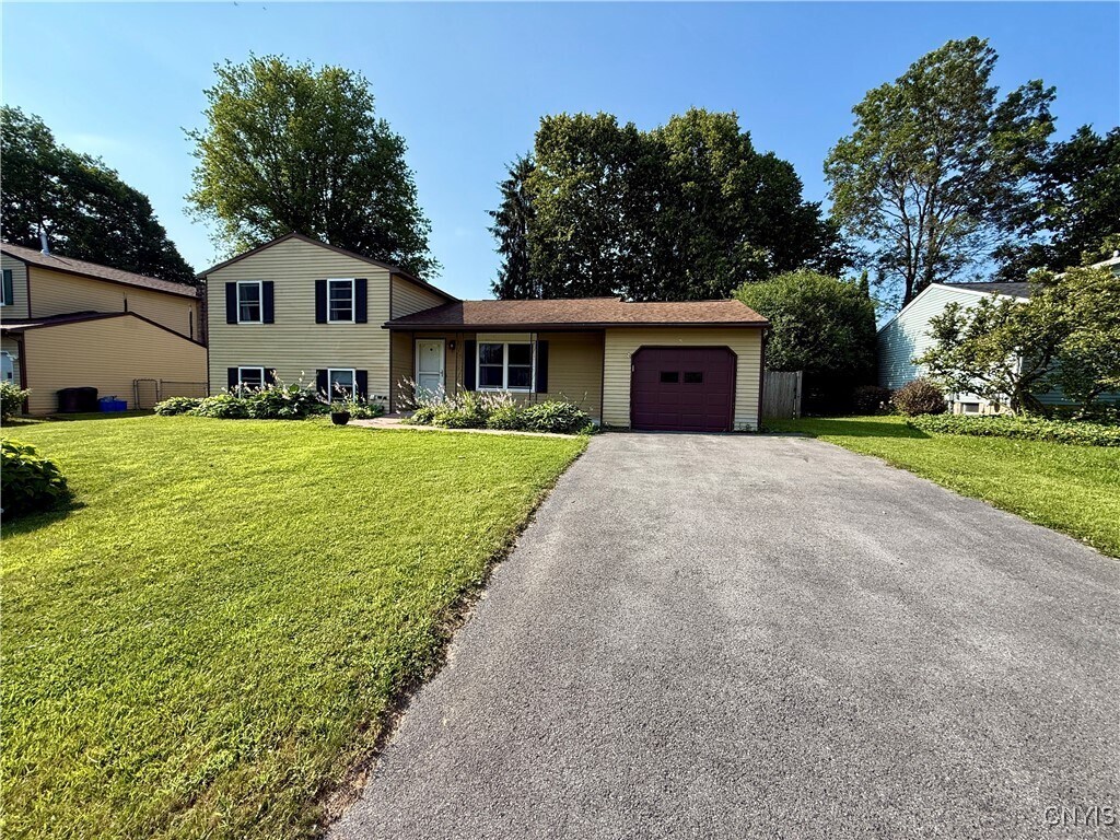 Foto principal - 8339 Zenith Dr