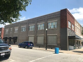 Building Photo - 204 N 4th St