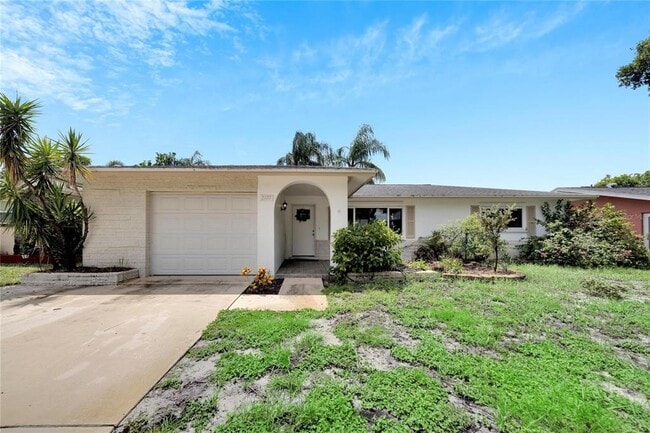 Building Photo - 2127 Scotland Dr