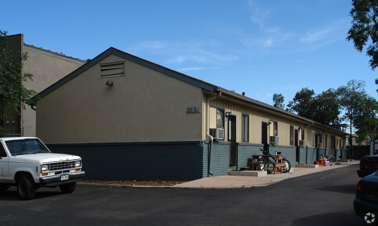 Foto del edificio - 2121 E St Vrain St