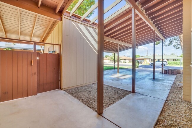 Building Photo - Tempe Beauty