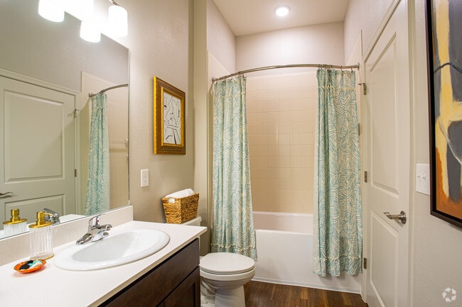 1 BR, 1BA - Silver Collection At Carl D Silver