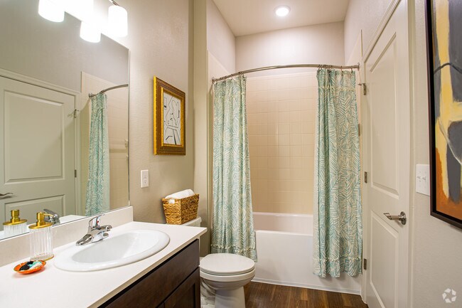 1 BR, 1BA - Silver Collection At Carl D Silver