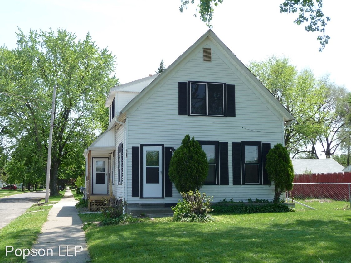 Primary Photo - 5250 E 9 Mile Rd