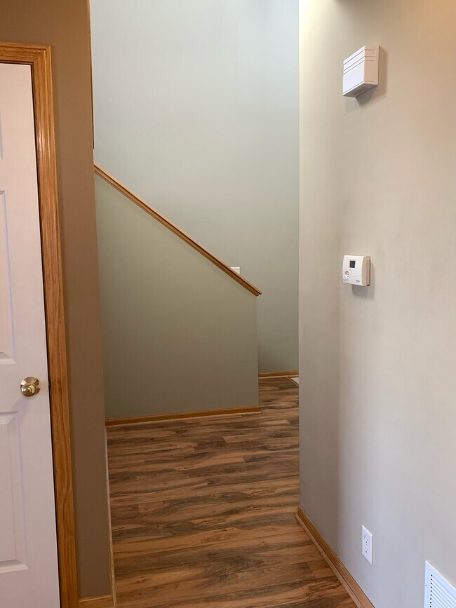 Building Photo - 6844 S 89th St